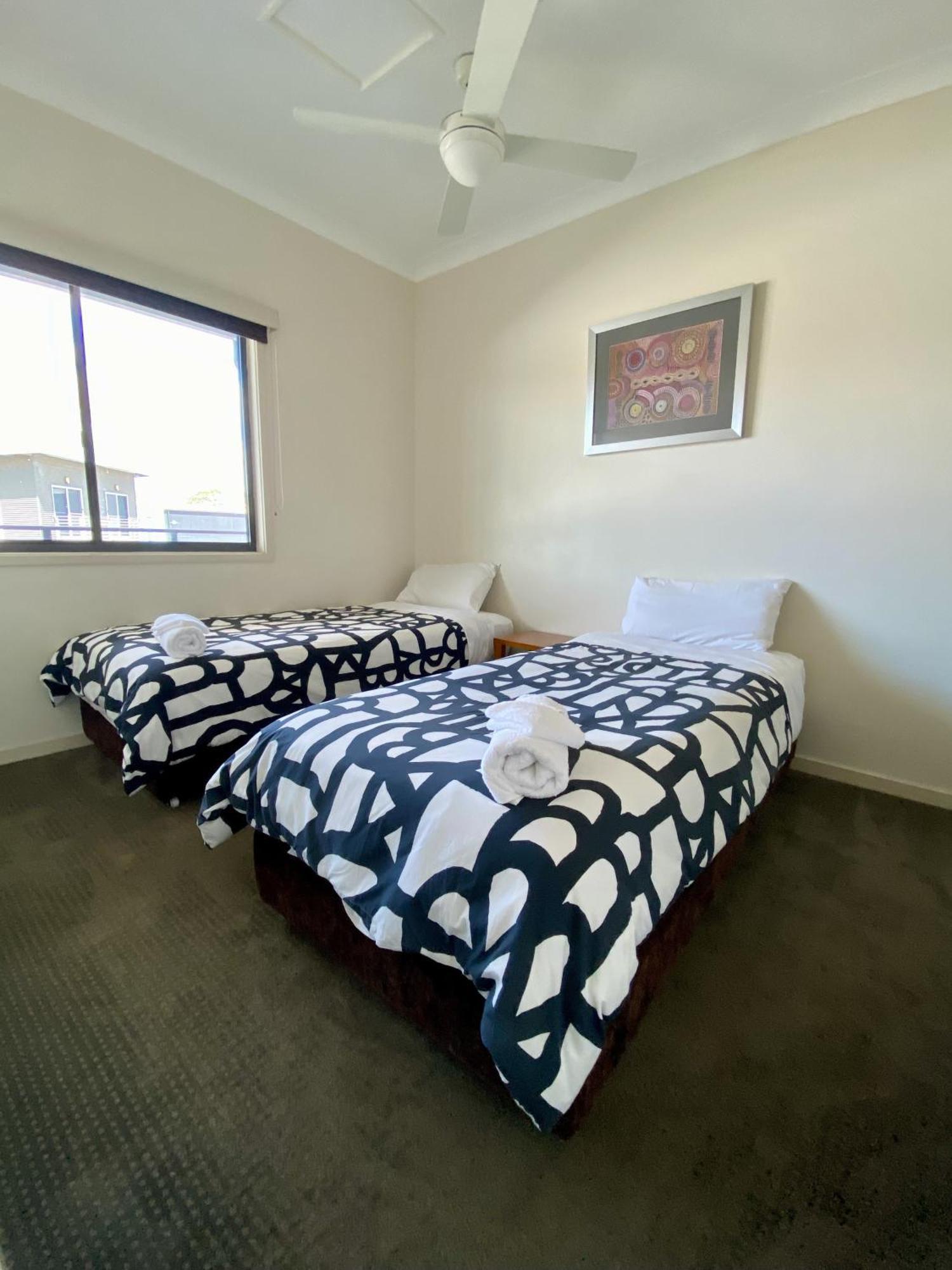 Motel Black Rock 4*