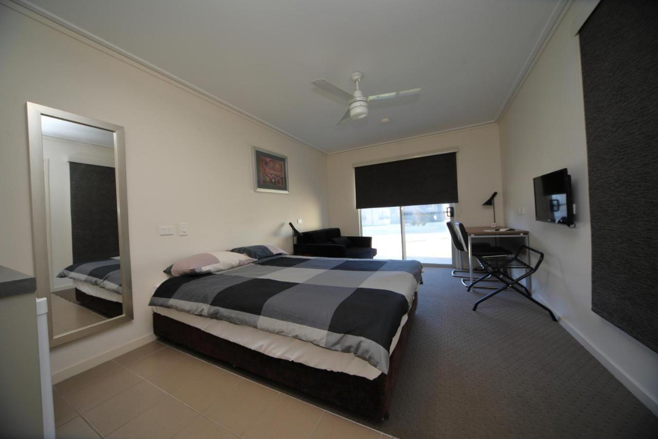 Black Rock Motel 4*